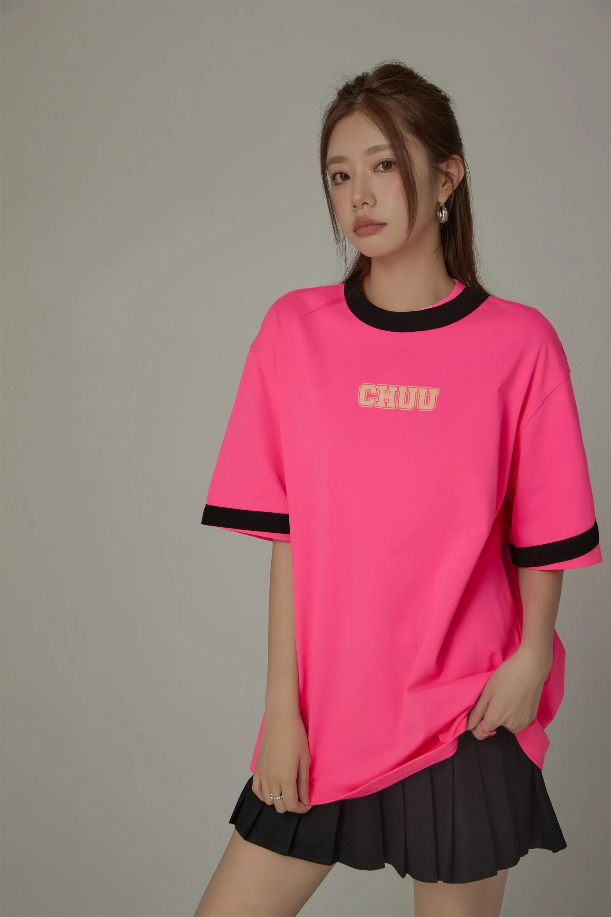 Chuu Color Matching Line Loose Fit T-Shirt