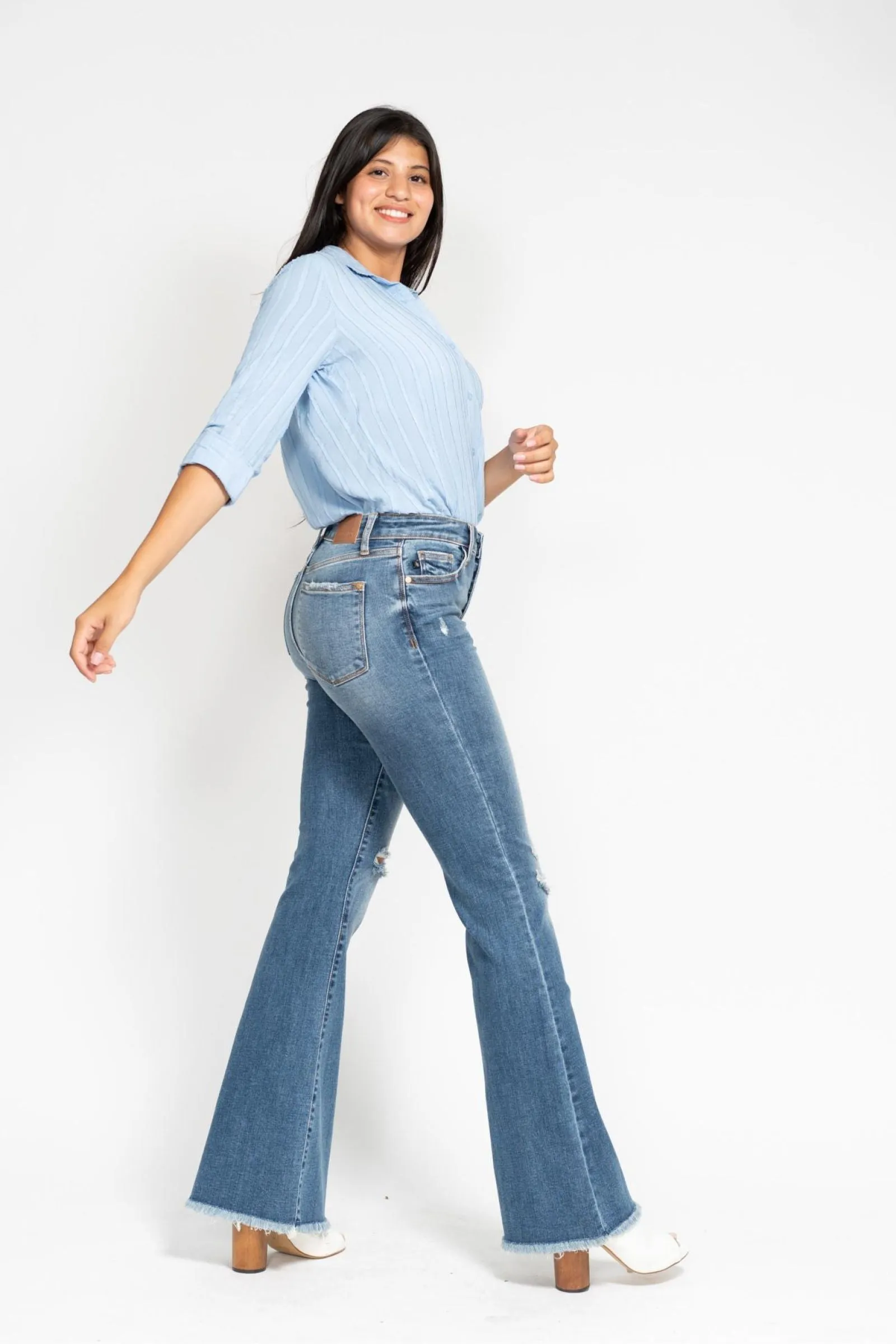 Judy Blue - Mid Rise Button Fly Flare W/Destroy Fray Hem Jeans - 82638