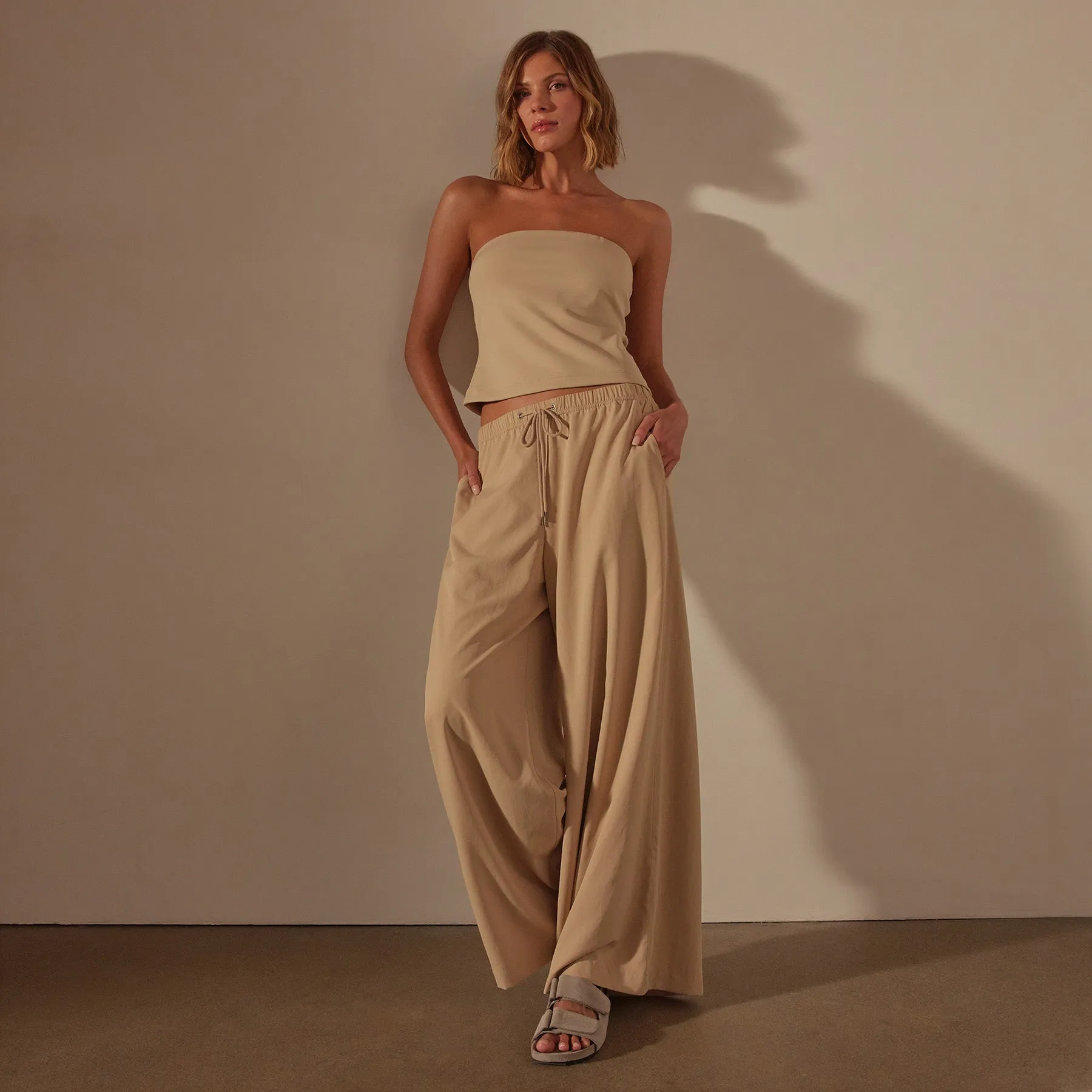 Lightweight Matte Sateen Wide Leg Pant - Sand Dune