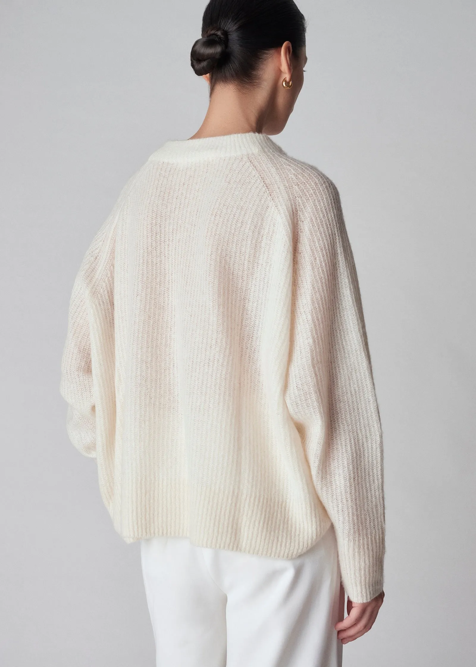 Loose Weave Raglan Crew in Cashmere Silk- Ivory