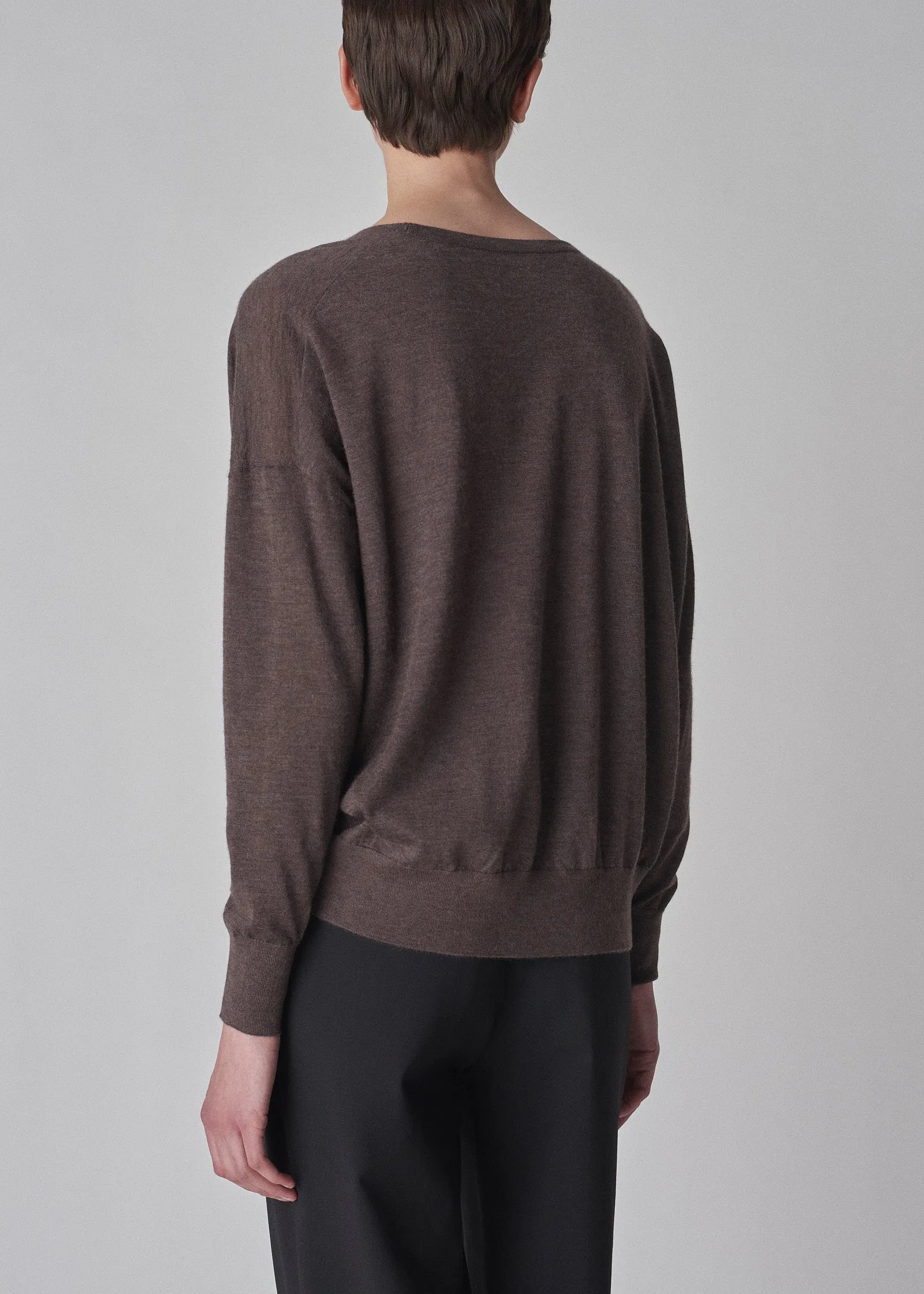 V-Neck Sweater in Fine Cashmere - Brown