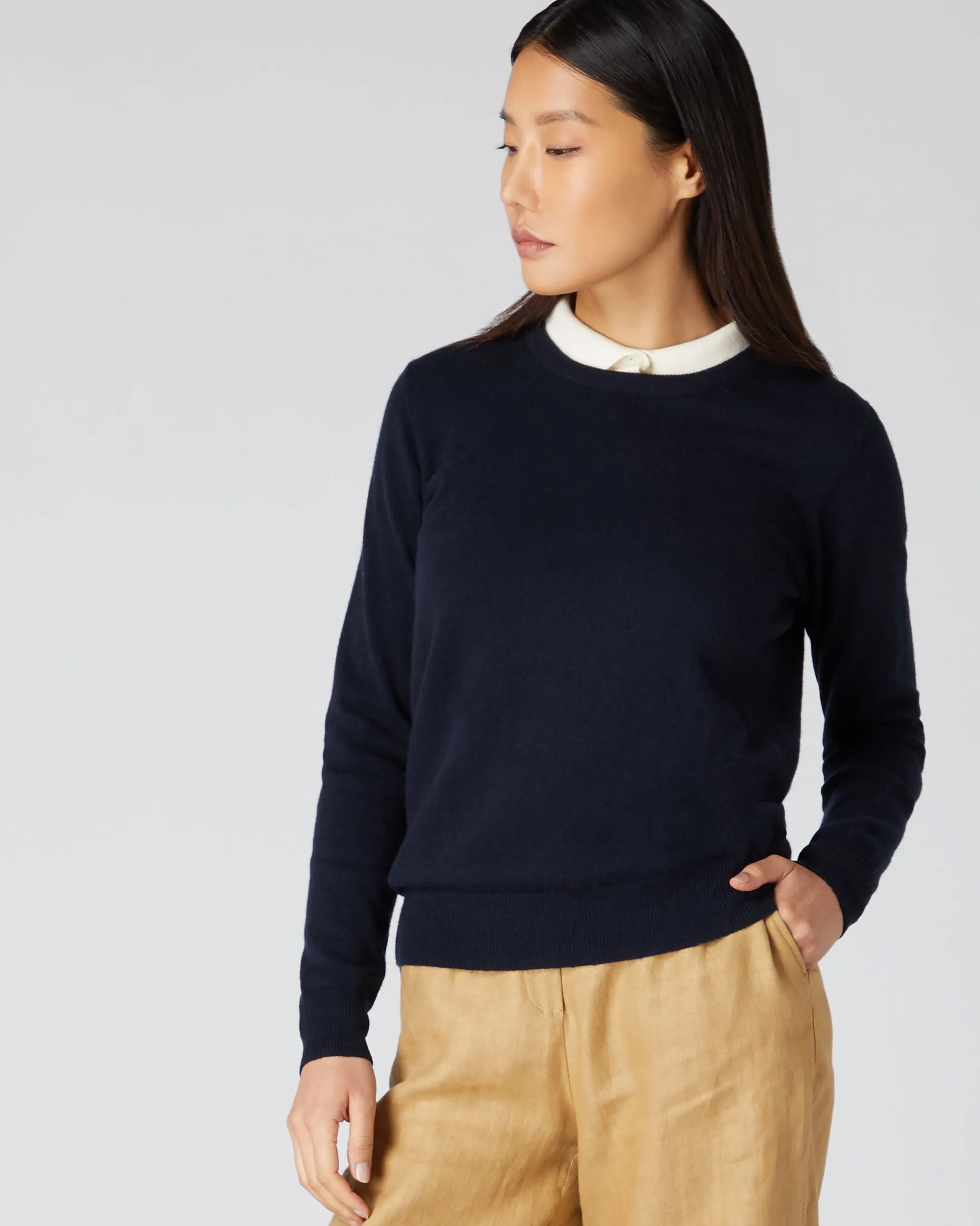 Women's Evie Classic Round Neck Cashmere Jumper Navy Blue